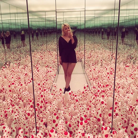 Meet your Posher, Tori - Picture 1 of 1